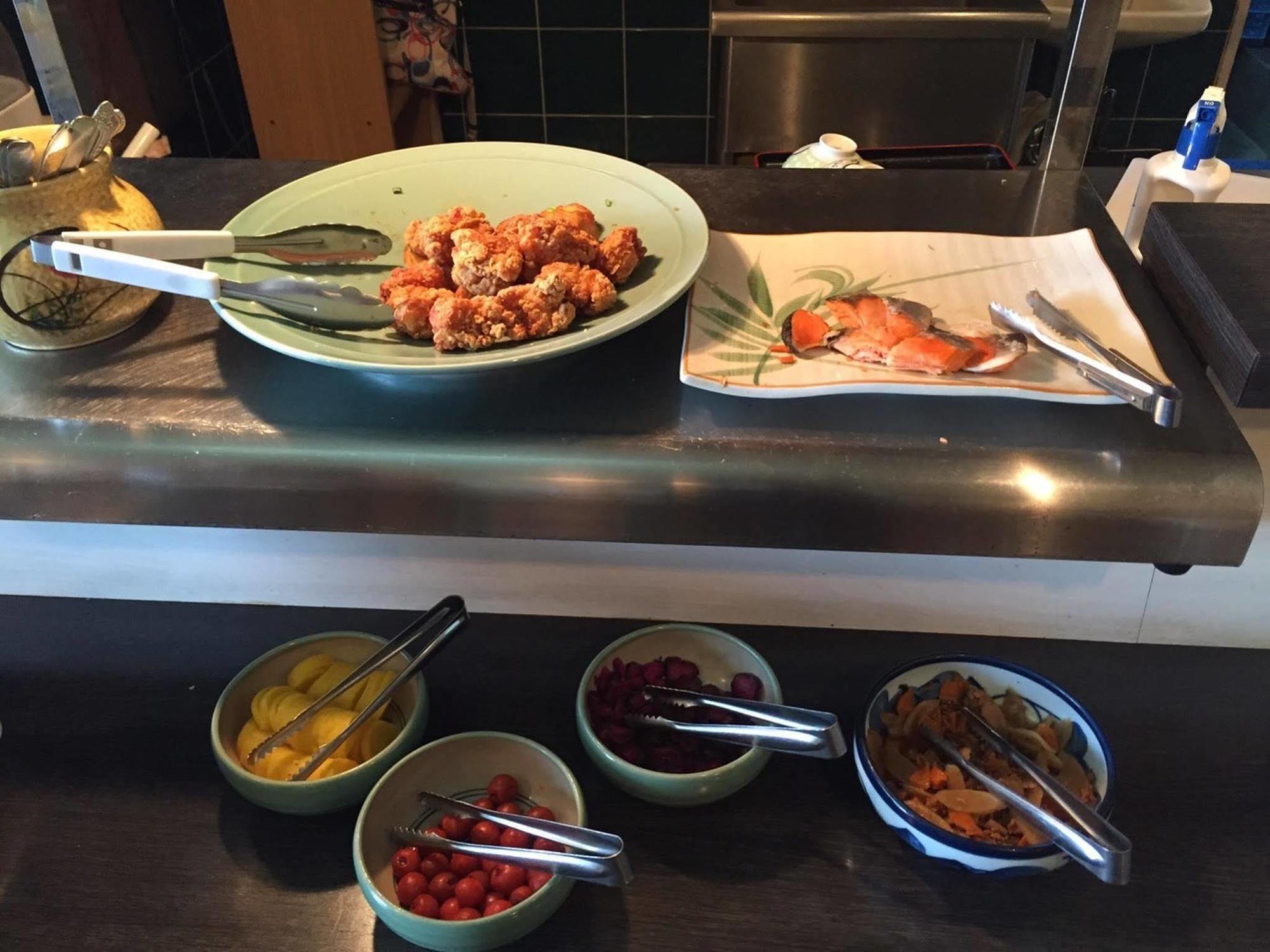 Hotel Crown Hills Sagamihara Bagian luar foto